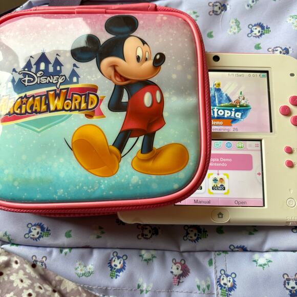 RARE Pink Peach Nintendo 2ds with case - Picture 7 of 12